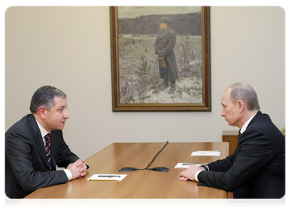 Prime Minister Vladimir Putin meets with Zurab Nogaideli, leader of the Movement for a Fair Georgia|21 december, 2010|16:42