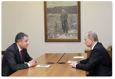 Prime Minister Vladimir Putin meets with Zurab Nogaideli, leader of the Movement for a Fair Georgia