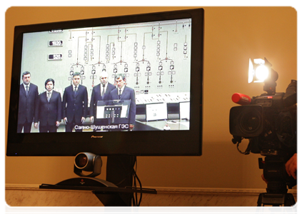 A video conference with officials at the Sayano-Shushenskaya hydroelectric power station to celebrate the restoration of power unit No. 3 after a recent accident|22 december, 2010|16:30