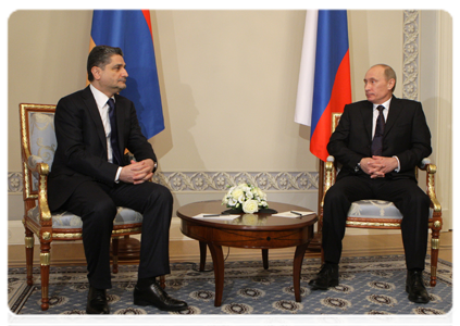 Prime Minister Vladimir Putin at his meeting with Armenian Prime Minister Tigran Sargsyan in St Petersburg|22 december, 2010|17:02