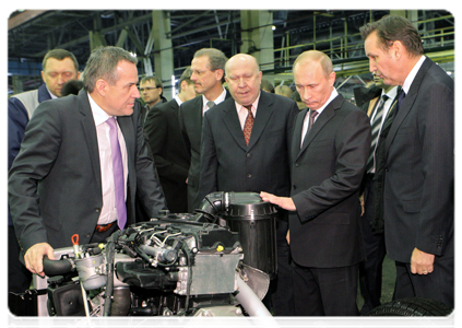 Prime Minister Vladimir Putin visiting GAZ Group during a working trip to Nizhny Novgorod|23 december, 2010|15:44