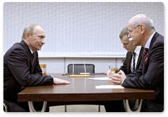 Prime Minister Vladimir Putin meets with Daimler AG Chairman of the Board Dieter Zetsche at the Gorky Automobile Plant