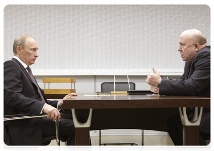 Prime Minister Vladimir Putin meeting with Nizhny Novgorod Region Governor Valery Shantsev|23 december, 2010|20:36