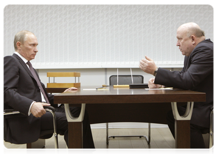 Prime Minister Vladimir Putin meeting with Nizhny Novgorod Region Governor Valery Shantsev|23 december, 2010|20:36