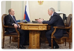 Prime Minister Vladimir Putin holds a meeting with State Duma Speaker Boris Gryzlov