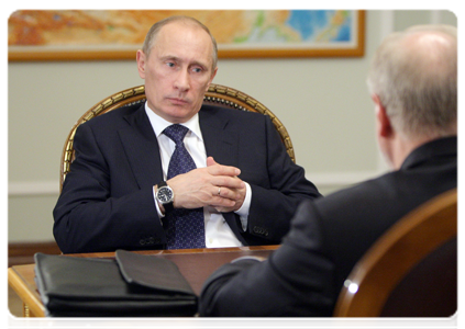 Prime Minister Vladimir Putin at a meeting with Federation Council Speaker Sergei Mironov|24 december, 2010|15:55