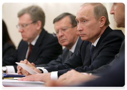 Prime Minister Vladimir Putin meeting with small and medium-sized businesses|24 december, 2010|20:02