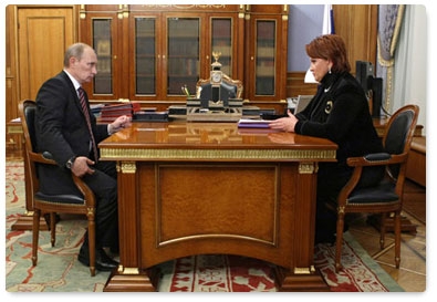 Prime Minister Vladimir Putin meets with Agriculture Minister Yelena Skrynnik