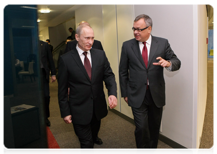 Prime Minister Vladimir Putin visiting VTB Bank’s new headquarters|28 december, 2010|15:44