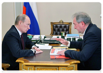 Prime Minister Vladimir Putin meeting with Smolensk Region Governor Sergei Antufyev|28 december, 2010|17:34