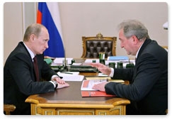 Prime Minister Vladimir Putin meets with Smolensk Region Governor Sergei Antufyev