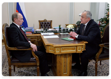 Prime Minister Vladimir Putin meeting with head of the Republic of North Ossetia-Alania Taimuraz Mamsurov|28 december, 2010|19:35