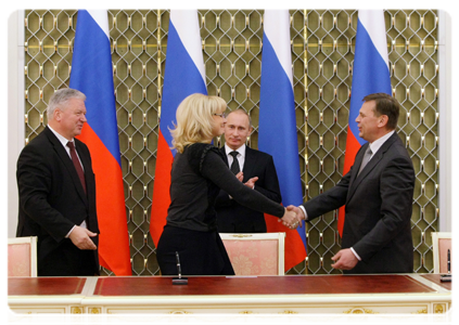 Prime Minister Vladimir Putin attending the signing ceremony for the general agreement between trade unions, employer associations and the government for 2011-2013|29 december, 2010|15:32