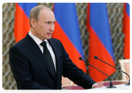 Prime Minister Vladimir Putin at the signing ceremony for the general agreement between trade unions, employer associations and the government for 2011-2013|29 december, 2010|15:32