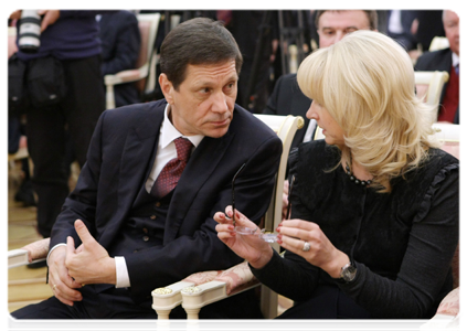 Deputy Prime Minister Alexander Zhukov and Healthcare and Social Development Minister Tatyana Golikova at a signing ceremony of a general agreement between trade unions, employer associations and the government for 2011-2013|29 december, 2010|15:32