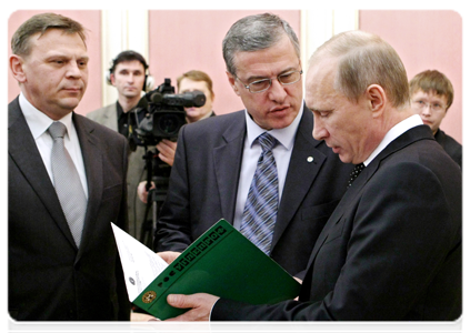 Prime Minister Vladimir Putin after the signing ceremony for the general agreement between trade unions, employer associations and the government for 2011-2013|29 december, 2010|15:32