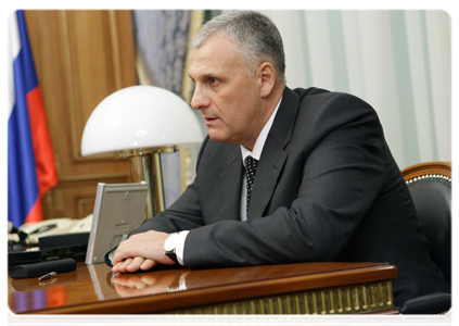 Sakhalin Region Governor Alexander Khoroshavin at a meeting with Prime Minister Vladimir Putin|29 december, 2010|19:29