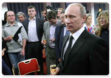 В.В.Путин в пресс-центре Дома Правительства поздравил журналистов правительственного пула с Новым годом и ответил на их вопросы|29 декабря, 2010|21:51