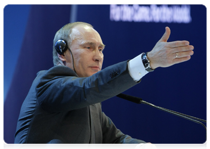 Председатель Правительства Российской Федерации В.В.Путин провёл в Цюрихе пресс-конференцию в связи с победой российской заявки на проведение чемпионата мира по футболу в 2018 году|3 декабря, 2010|03:05