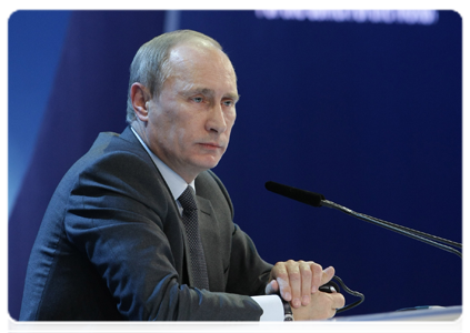 Председатель Правительства Российской Федерации В.В.Путин провёл в Цюрихе пресс-конференцию в связи с победой российской заявки на проведение чемпионата мира по футболу в 2018 году|3 декабря, 2010|03:07