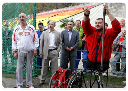 Prime Minister Vladimir Putin meeting with Paralympic athletes at the Yug Sport Facility in Sochi|3 december, 2010|22:04