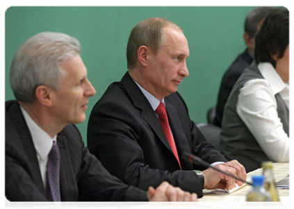 Prime Minister Vladimir Putin and Minister of Education and Science Andrei Fursenko at a meeting with the faculty of the Higher School of Economics|30 december, 2010|17:50