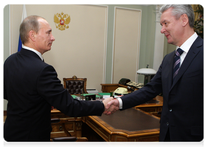 Prime Minister Vladimir Putin at a working meeting with Moscow Mayor Sergei Sobyanin|31 december, 2010|17:54