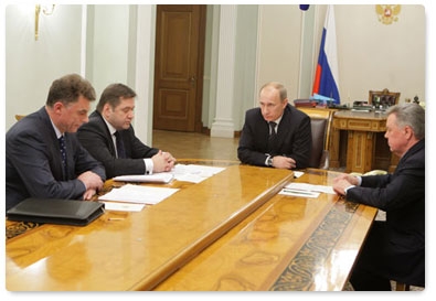 Vladimir Putin meets with Moscow Region Governor Boris Gromov, Minister of Energy Sergei Shmatko and IDGC Holding’s Director General Nikolai Shvets