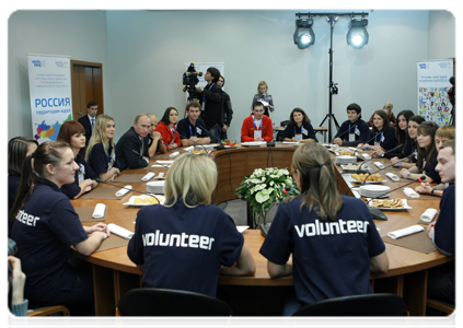 Prime Minister Vladimir Putin meeting with volunteers|7 december, 2010|15:27