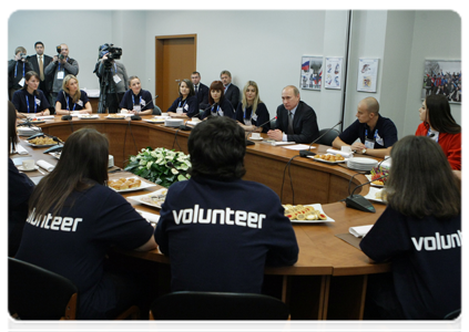 Prime Minister Vladimir Putin meeting with volunteers|7 december, 2010|15:55