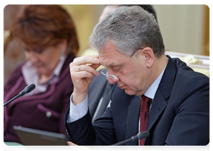 Minister of Industry and Trade Viktor Khristenko at a Government meeting|7 december, 2010|17:02