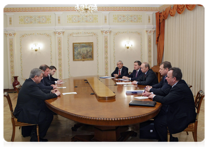 Prime Minister Vladimir Putin at talks with Belarusian Prime Minister Sergei Sidorsky|8 december, 2010|13:50