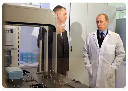 Prime Minister Vladimir Putin at the ChemRar centre in Khimki|8 december, 2010|16:53