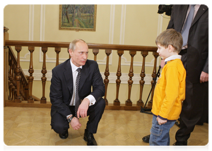 Prime Minister Vladimir Putin chooses a name for his new dog recommended by  five-year-old Muscovite Dima Sokolov|9 december, 2010|21:57