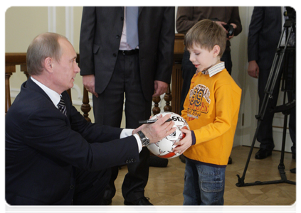 Prime Minister Vladimir Putin chooses a name for his new dog recommended by  five-year-old Muscovite Dima Sokolov|9 december, 2010|21:57