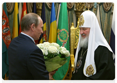 Prime Minister Vladimir Putin congratulating Patriarch Kirill of Moscow and All Russia on the anniversary of his enthronement|1 february, 2010|18:17