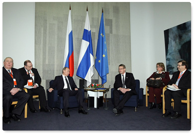 Prime Minister Vladimir Putin meets with Finnish Prime Minister Matti Taneli Vanhanen