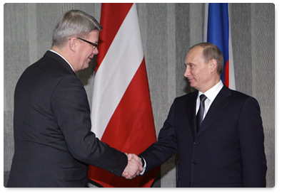 Prime Minister Vladimir Putin meets with Latvian President Valdis Zatlers