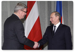 Prime Minister Vladimir Putin meets with Latvian President Valdis Zatlers