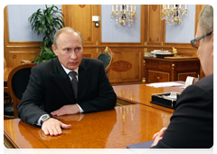 Prime Minister Vladimir Putin holds a meeting with Konstantin Tsitsin, board chairman of the state corporation Housing and Utilities Reform Fund|12 february, 2010|13:56