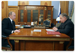 Prime Minister Vladimir Putin meets with Konstantin Romodanovsky, head of the Federal Migration Service