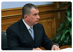 Deputy Prime Minister Igor Sechin at the meeting with Prime Minister Vladimir Putin|17 february, 2010|12:45