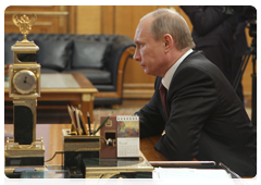 Prime Minister Vladimir Putin has a working meeting with Roman Trotsenko, President of the United Shipbuilding Corporation (USC)|18 february, 2010|13:00