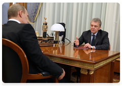 Minister of Industry and Trade Viktor Khristenko at a meeting  with Prime Minister Vladimir Putin|19 february, 2010|17:30