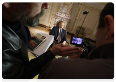 Председатель Правительства России В.В.Путин дал интервью авторам документального фильма «10 лет спустя. Анатолий Собчак» телеканала «Россия 1»|19 февраля, 2010|23:00