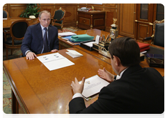 Prime Minister Vladimir Putin meets with Transport Minister Igor Levitin|2 february, 2010|11:58