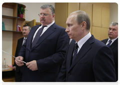 Председатель Правительства Российской Федерации В.В.Путин перед совещанием по вопросам таможенного регулирования  ознакомился с работой Центральной энергетической таможни|2 февраля, 2010|14:45