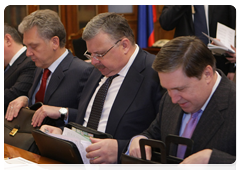 Deputy Head of the Government Executive Office Yury Ushakov, Head of the Federal Customs Service Andrei Belyaninov and Minister of Industry and Trade Viktor Khristenko at the meeting on customs regulation issues|2 february, 2010|15:30