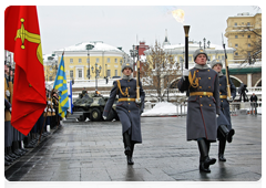 Prime Minister Vladimir Putin attends the solemn ceremony returning the Eternal Flame from Victory Park on Poklonnaya Gora to Alexandrovsky Gardens|23 february, 2010|11:41