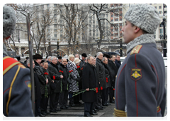 Prime Minister Vladimir Putin attends the solemn ceremony returning the Eternal Flame from Victory Park on Poklonnaya Gora to Alexandrovsky Gardens|23 february, 2010|11:41